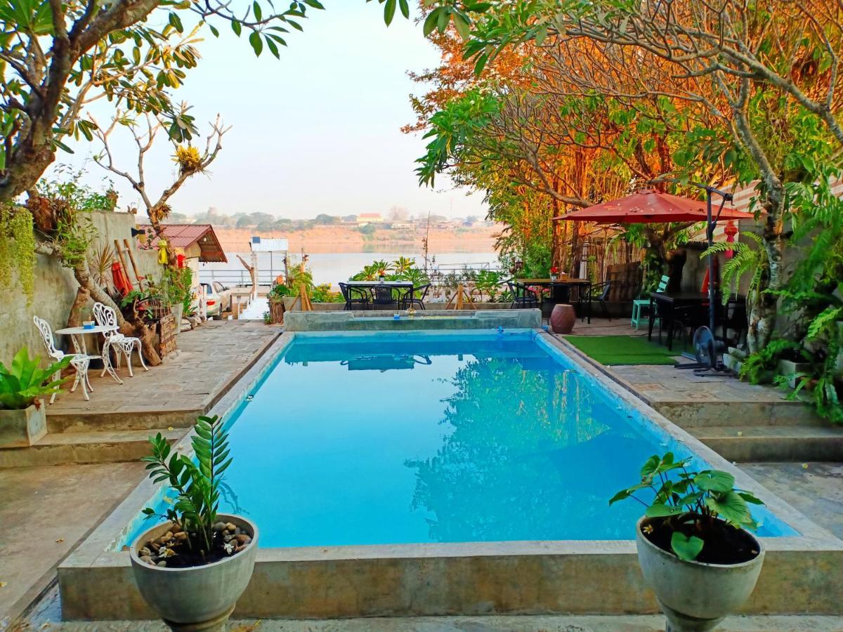Sofa Gallery Hotel Nong Khai Exterior photo